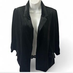 Elegant Black Velvet Blazer